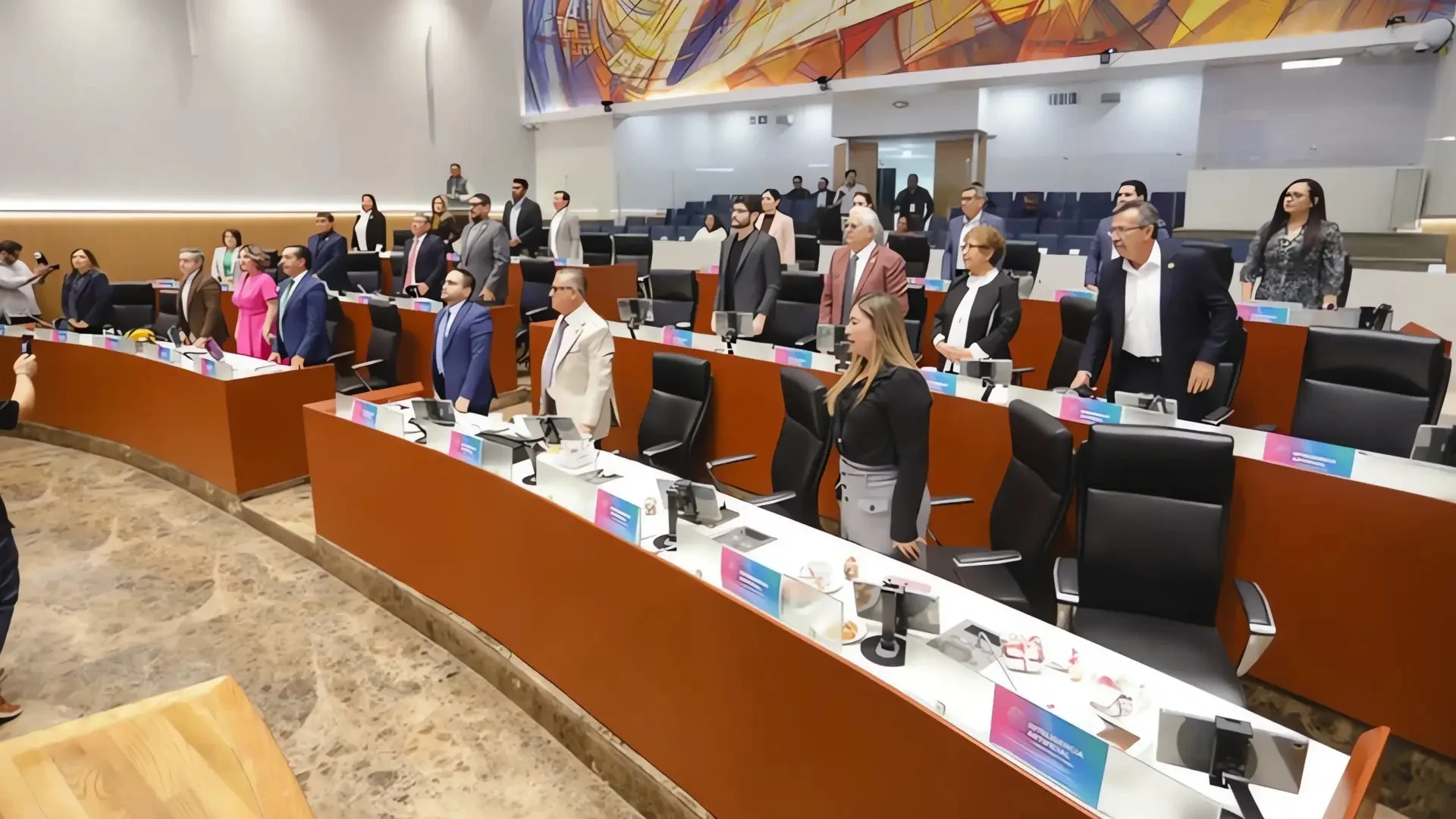 Aprueba Congreso de Sonora renuncia de regidor y turna iniciativa de ley de entrega-recepción