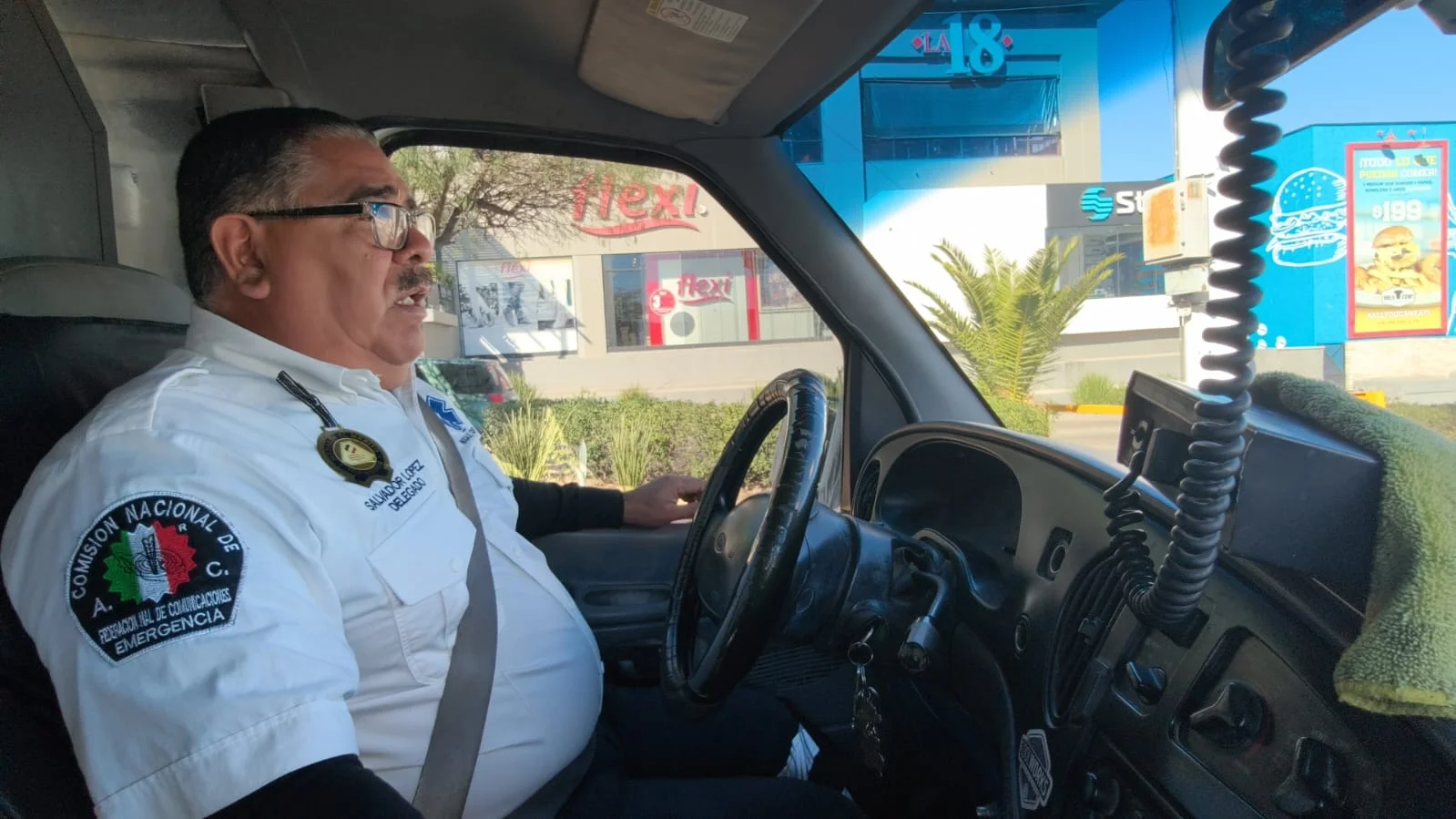 “El servir nos identifica”: paramédico nogalense convierte vocación en legado