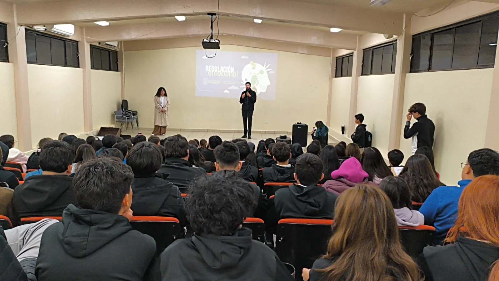 Jóvenes de Nogales aprenden a gestionar sus emociones