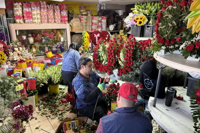 Nogales abre espacios para comerciantes en vísperas del 14 de febrero