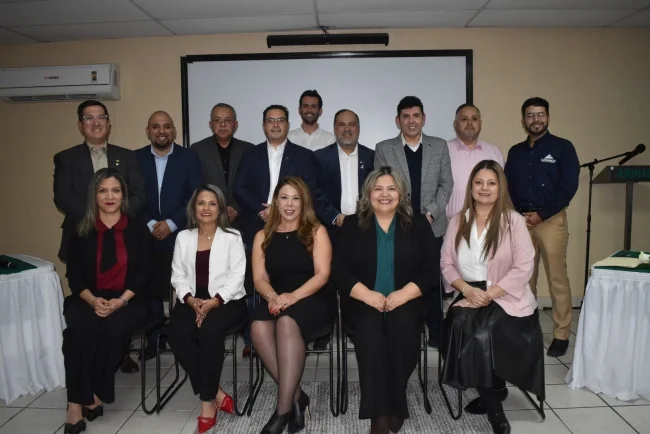 Sector maquilador refrenda unidad en toma de protesta de ARINAC