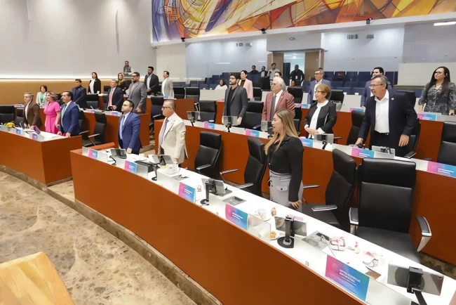 Aprueba Congreso de Sonora renuncia de regidor y turna iniciativa de ley de entrega-recepción