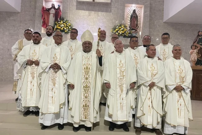 Monseñor Cerra Luna encabeza rotaciones sacerdotales en el norte de Sonora