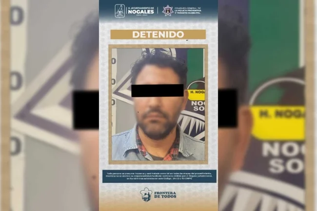 Arrestan a individuo tras ser sorprendido espiando en sanitario