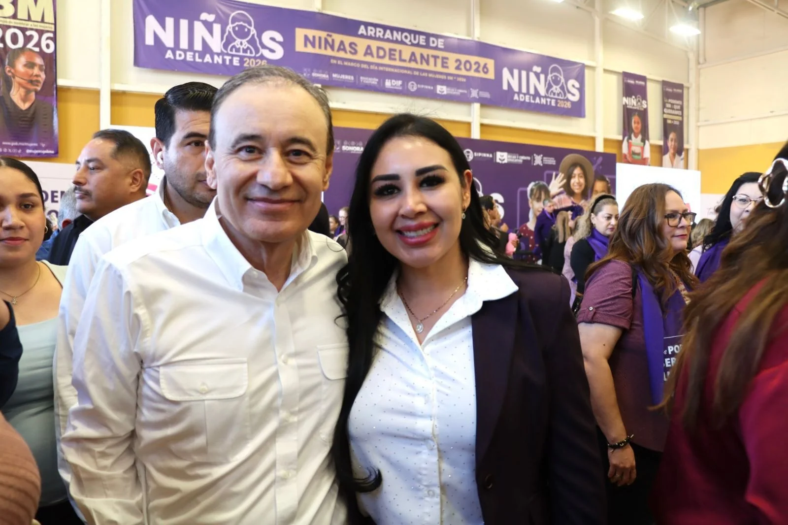 Participa representante de Mujeres al 100 en encuentro estatal en Hermosillo