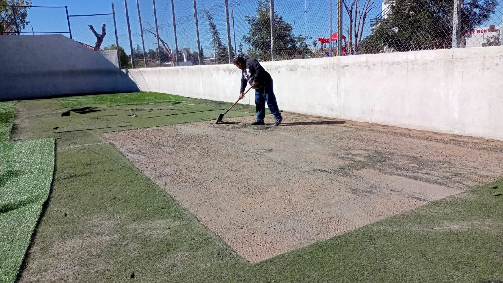 Mejoran condiciones de canchas de futbol en unidades deportivas de Nogales