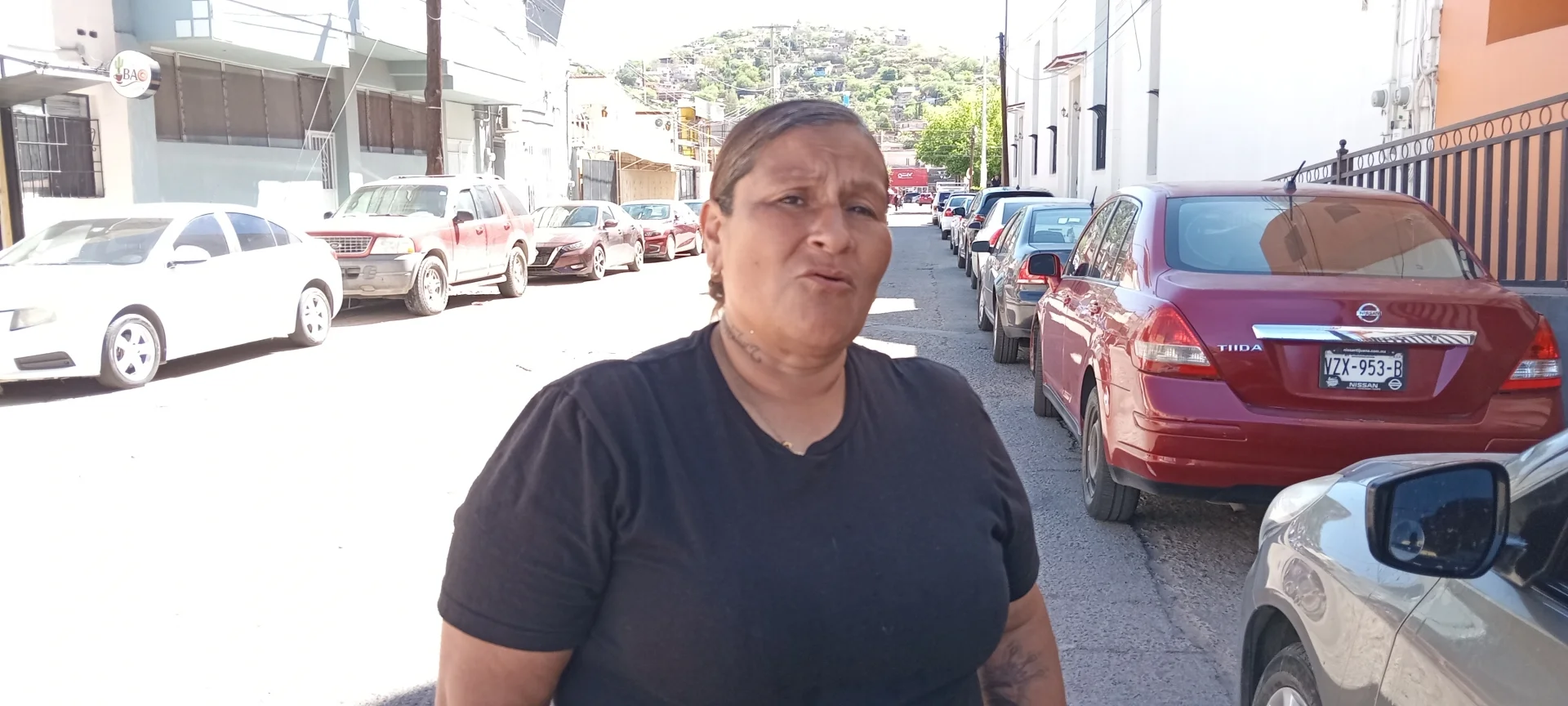 Pide ayuda mujer en Nogales para reemplazar prótesis y mejorar su calidad de vida