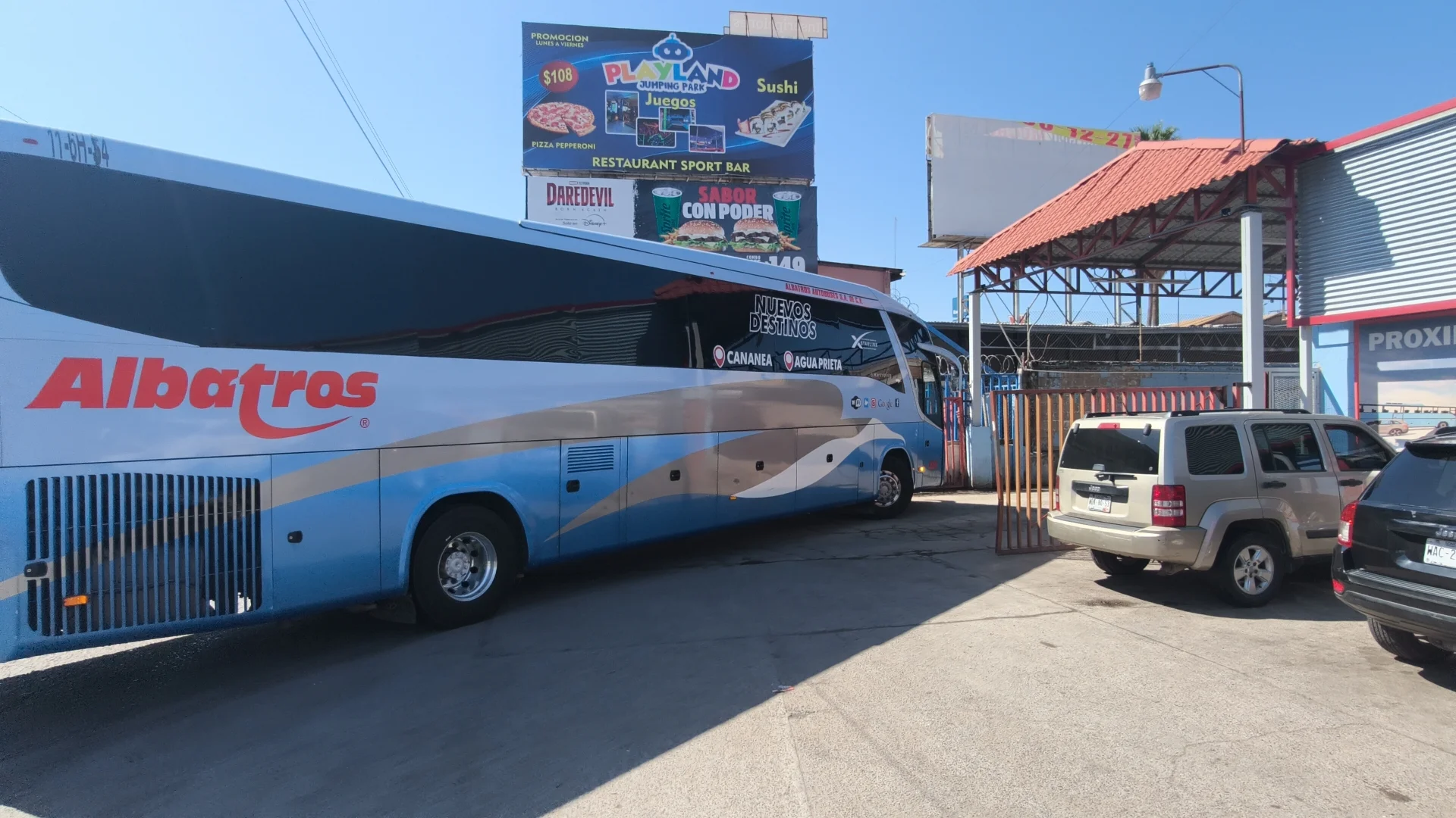 Repuntan salidas en autobuses por vacaciones; llaman a comprar boletos en línea
