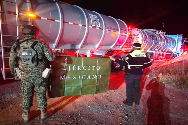 Ejército y Guardia Nacional decomisan cargamento de hidrocarburo en Sonora