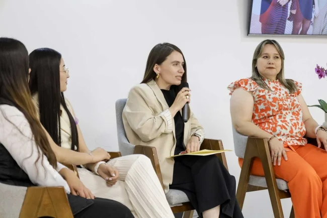 Resaltan papel de la contabilidad y liderazgo femenino en conversatorio en Nogales
