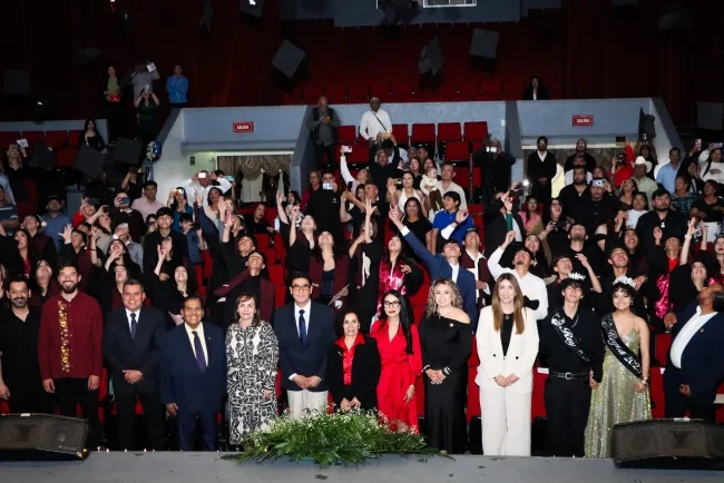 Celebran egreso de estudiantes de la Preparatoria Municipal de Nogales