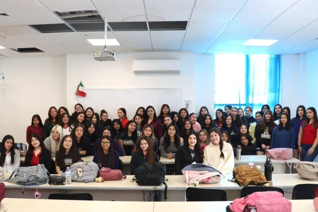 Promueven empoderamiento juvenil con charla “Rompiendo Estereotipos”