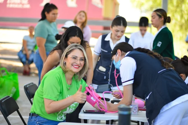 Llevan servicios gratuitos y atención médica a colonias de Nogales