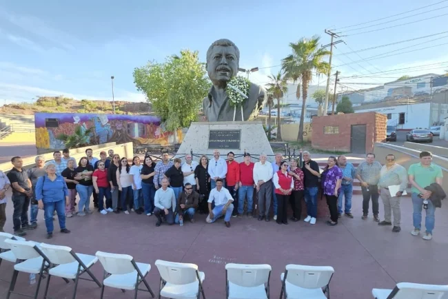 Con guardia de honor, PRI Nogales recuerda legado de Colosio