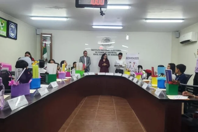 Innovación y civismo marcan elección de diputada y diputado infantil en Nogales