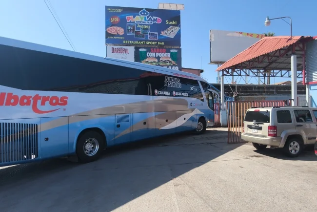 Repuntan salidas en autobuses por vacaciones; llaman a comprar boletos en línea
