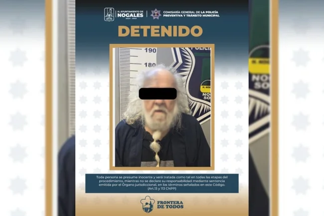 Ebrio invade carril y provoca accidente en avenida Plutarco Elías Calles