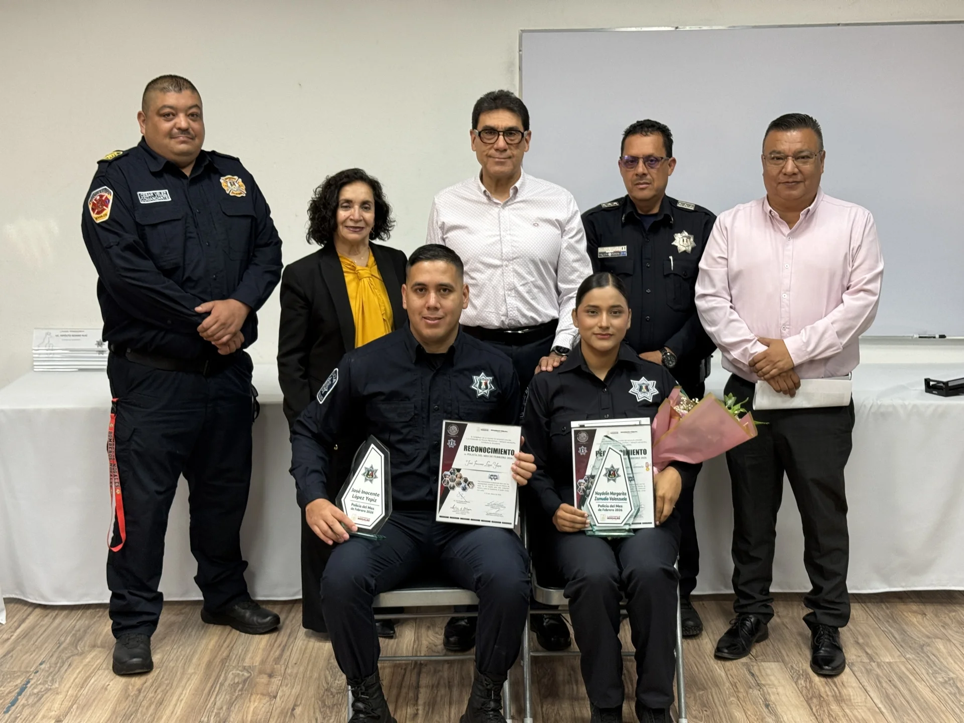 Destacan labor heroica en homenaje al Policía y Bombero del Mes