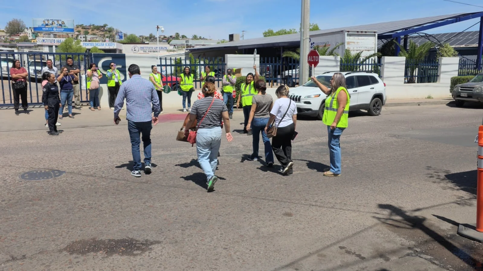 Impulsan escuadrones viales en escuelas para proteger a estudiantes