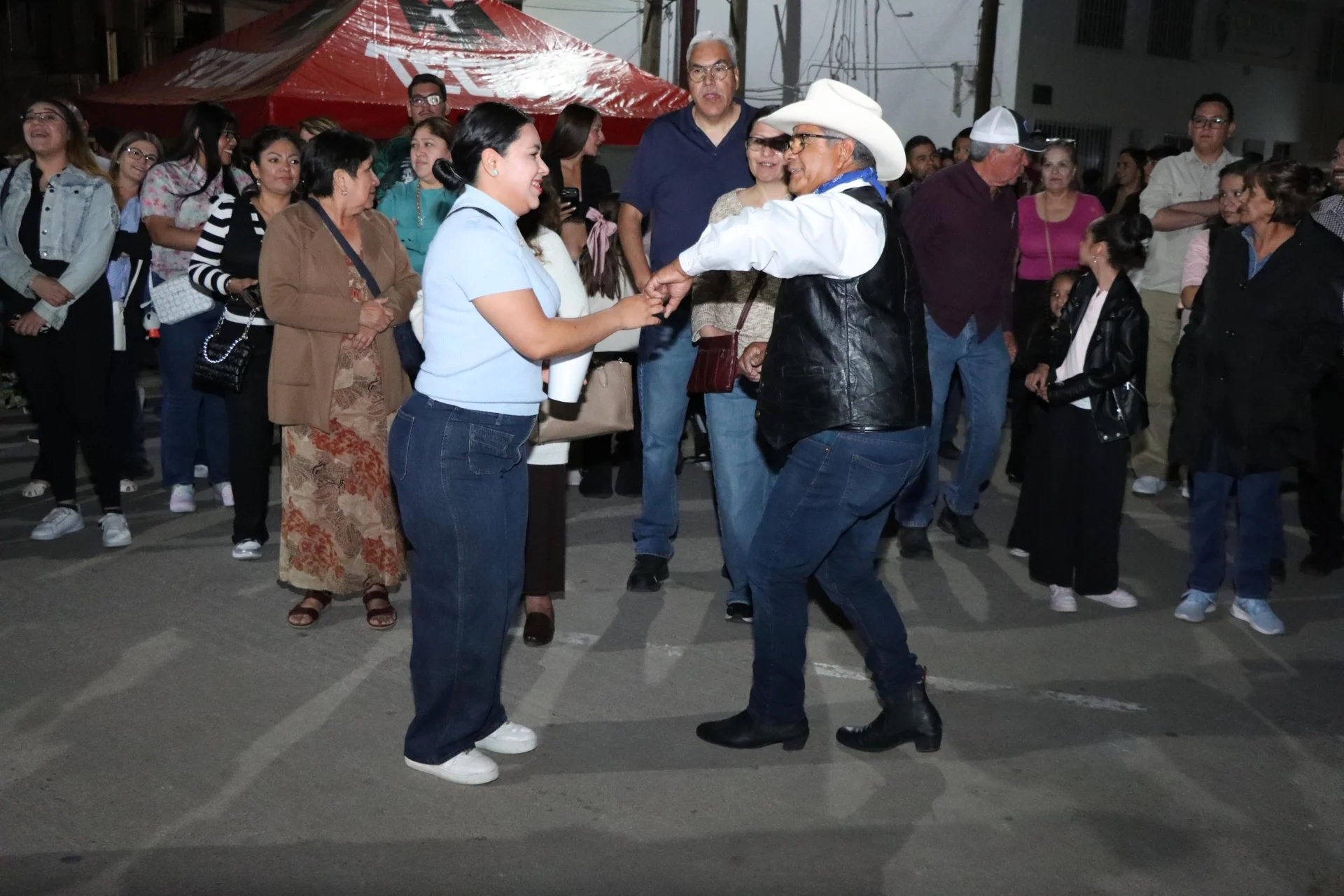 Cultura, música y tradición marcan jornada exitosa de las Fiestas de las Flores