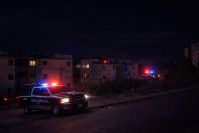 Irrumpen hombres armados en vivienda de Nogales; víctima huye tras ataque a balazos
