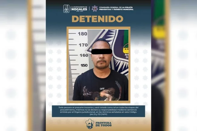 Cae conductor de taxi tras persecución que inició en Lomas de Anza