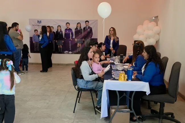 Manríquez Bicultural Institute presenta amplía oferta