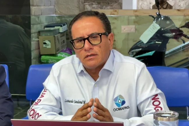 Fuga en Bulevar 2000 obliga a trabajos intensivos de saneamiento