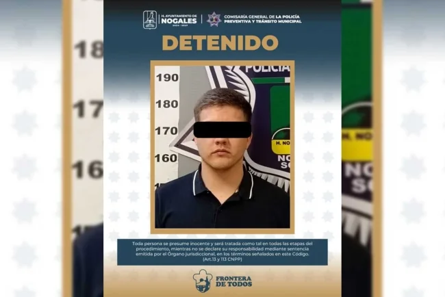 Persecución termina con choque y arresto en el Colosio