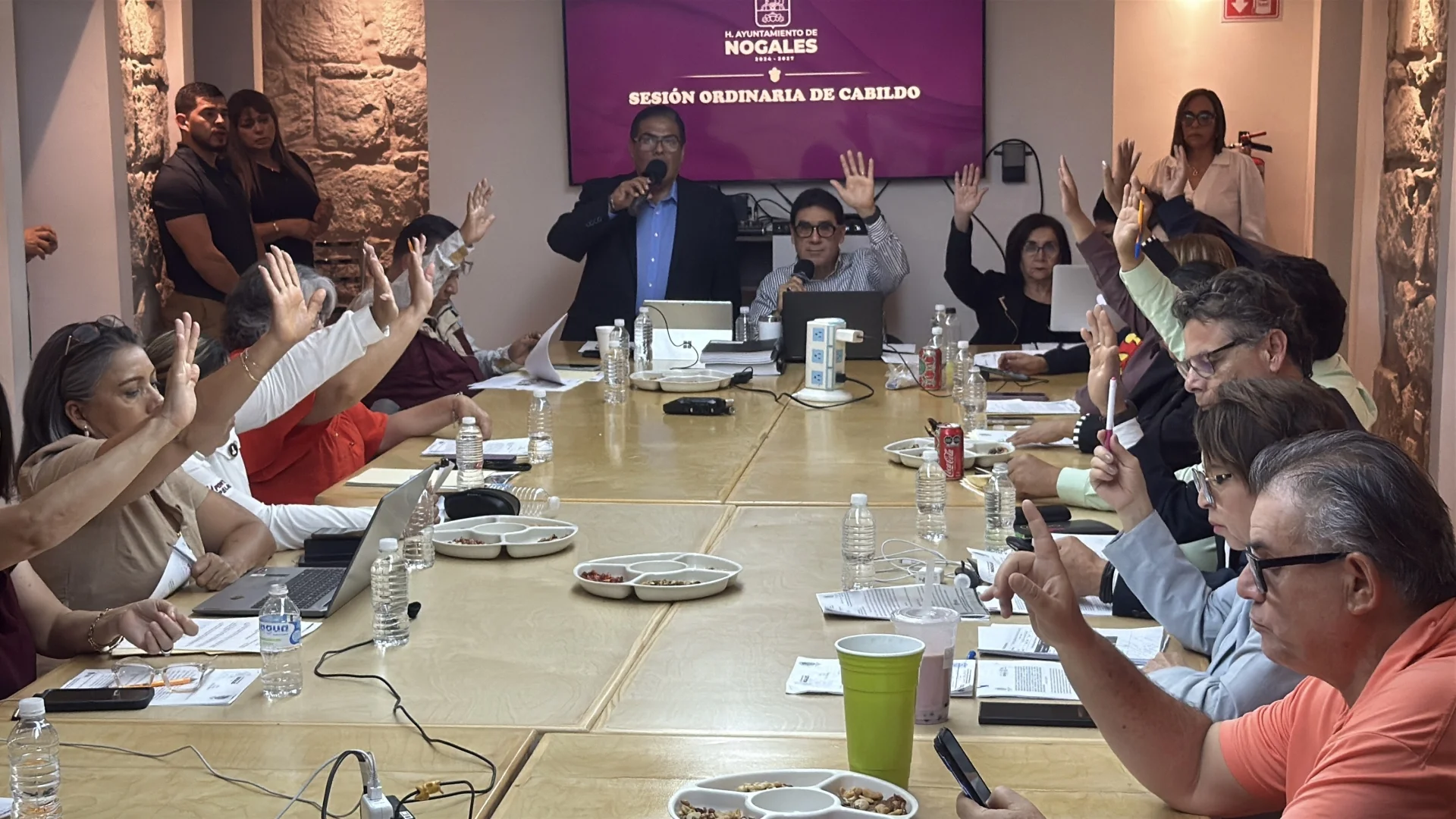 Alcalde de Nogales vuelve a Cabildo y evalúa cambios en su equipo