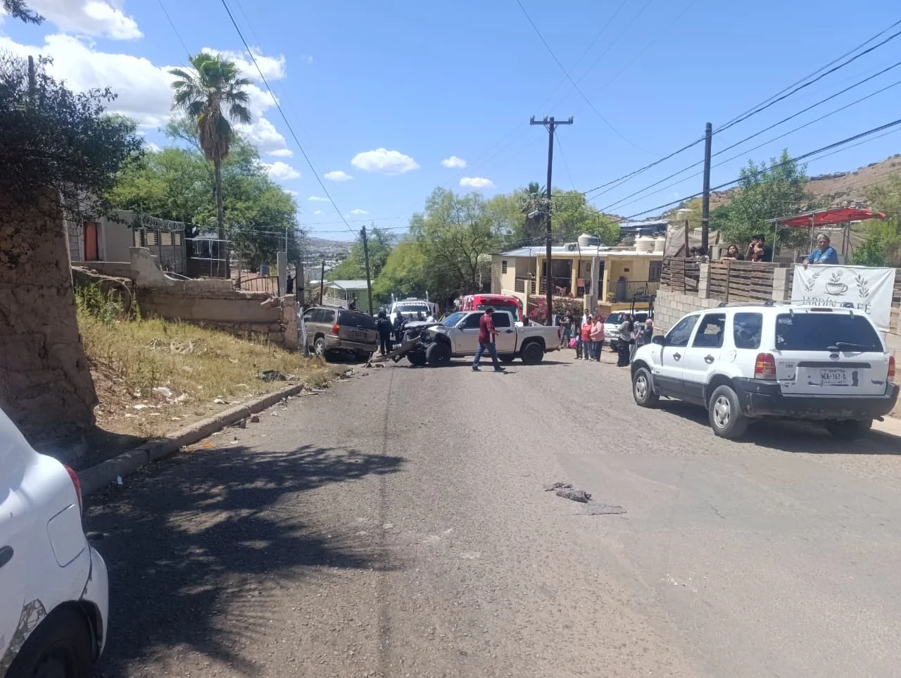 Aparatoso accidente moviliza a cuerpos de emergencia