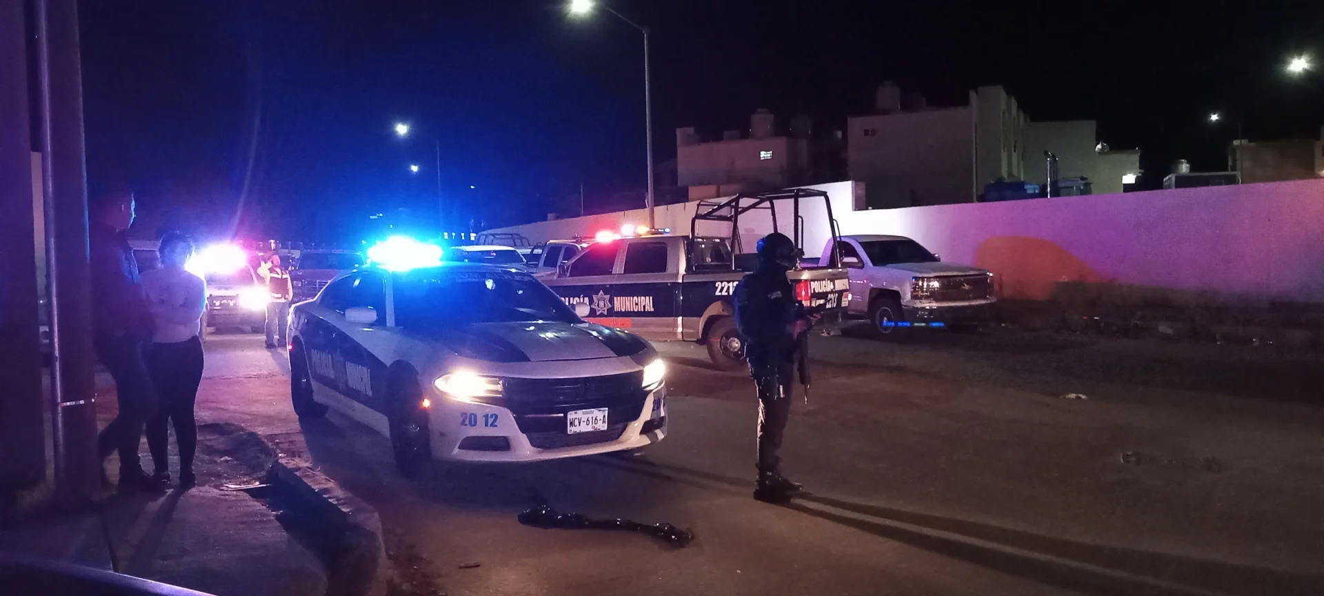 Mujer acusa a su cuñado de intentar arrollarlos y amenazarlos