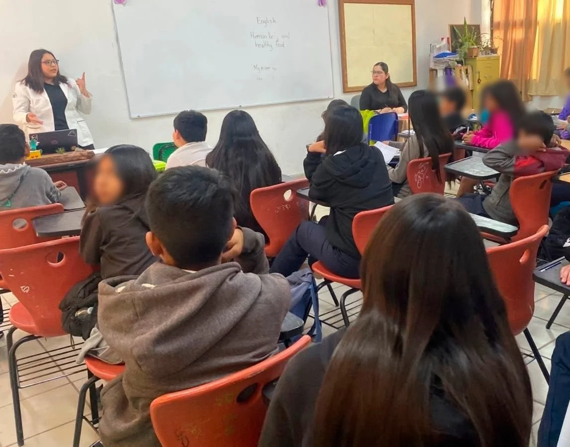 Autoridades alertan a estudiantes sobre riesgos de conductas ilícitas
