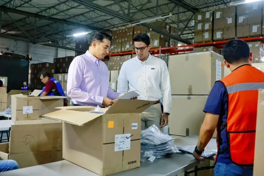 Inicia programa estatal de uniformes gratuitos en la Sierra Alta