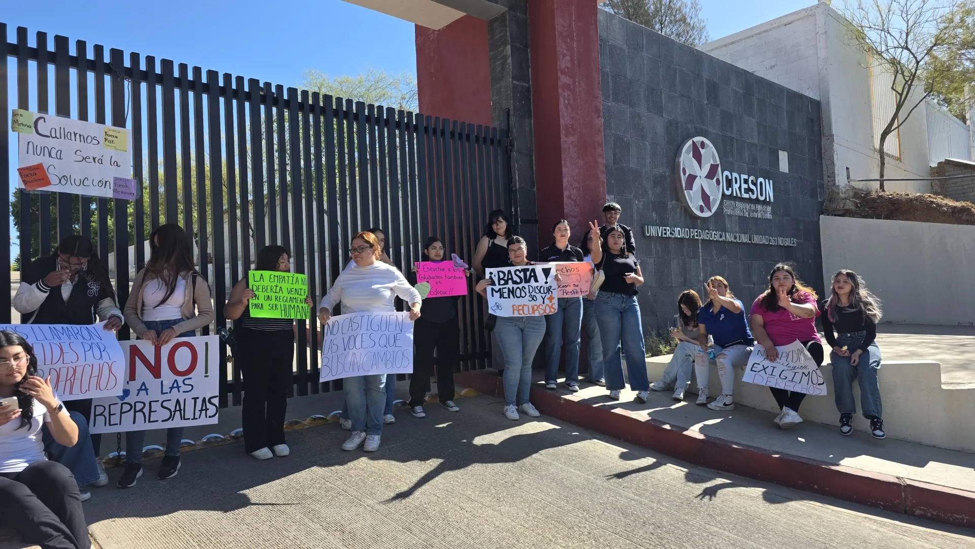 Protestan estudiantes de la UPN por presuntos abusos y falta de empatía académica