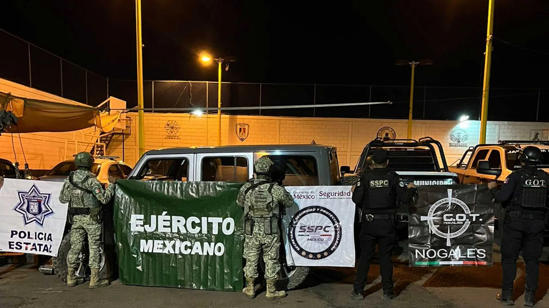 Persecución en Nogales deja vehículo robado, droga y celulares asegurados