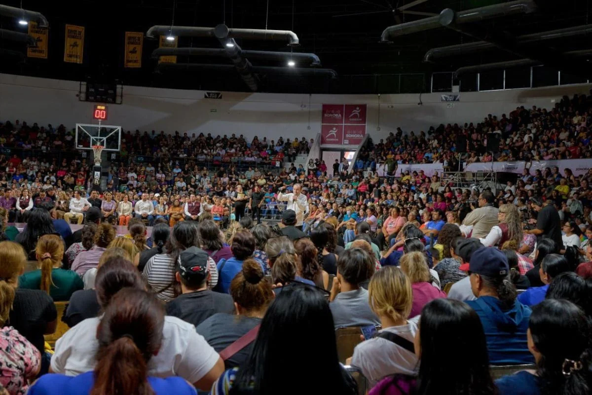 Entregan tarjetas con apoyo bimestral a familias vulnerables en Sonora