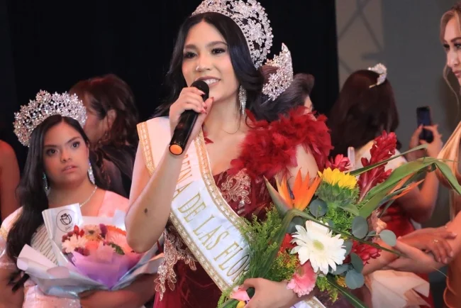 Fiestas de las Flores coronan a su nueva reina en noche de inclusión
