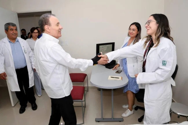 Lanza Sonora programa de capacitación médica con becas al 100%