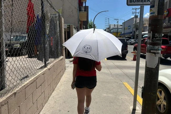 Autoridades llaman a prevenir golpes de calor ante altas temperaturas