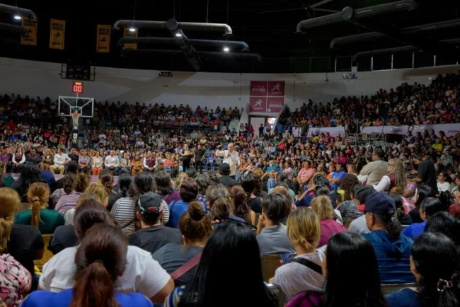 Entregan tarjetas con apoyo bimestral a familias vulnerables en Sonora