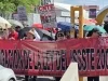 Maestros de Nogales intensifican protestas y bloquean de forma intermitente la frontera