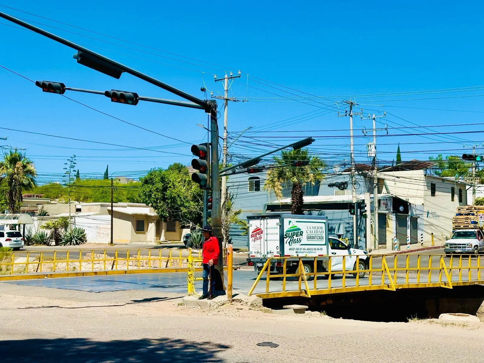Anuncian rutas alternas por modernización del puente Tecnológico-Maestros