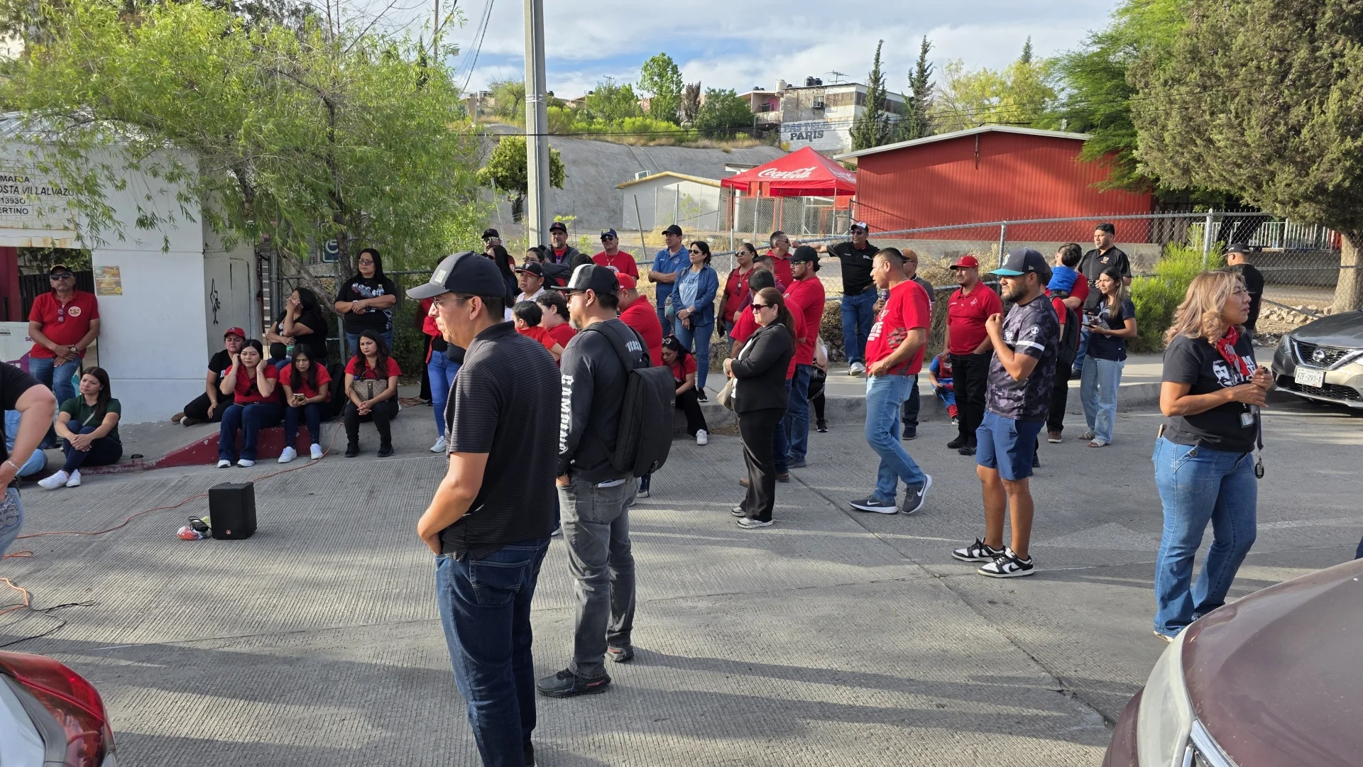 Gobierno llama al diálogo mientras maestros mantienen exigencias laborales y de pensiones
