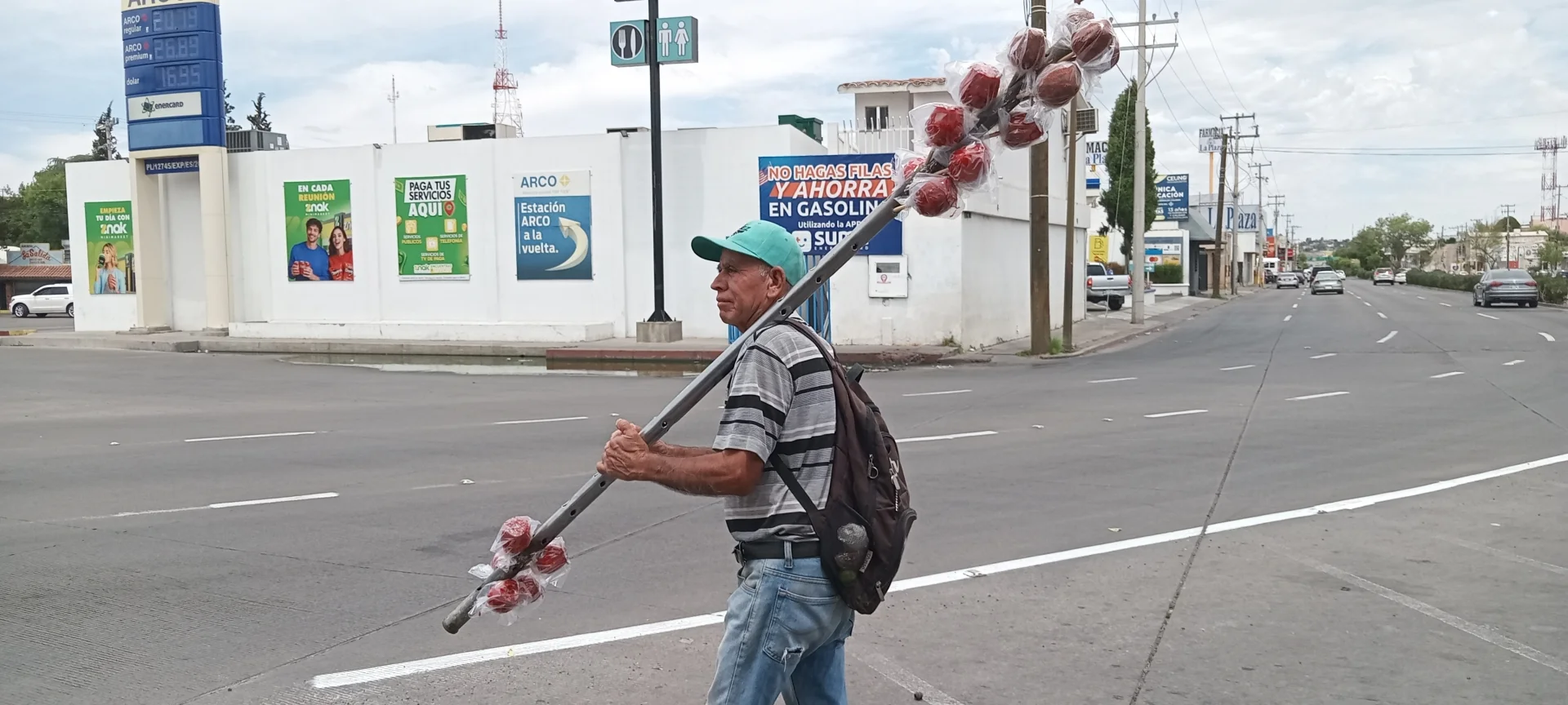 Entre caramelo, esfuerzo y constancia, Rafael Orduño endulza la frontera
