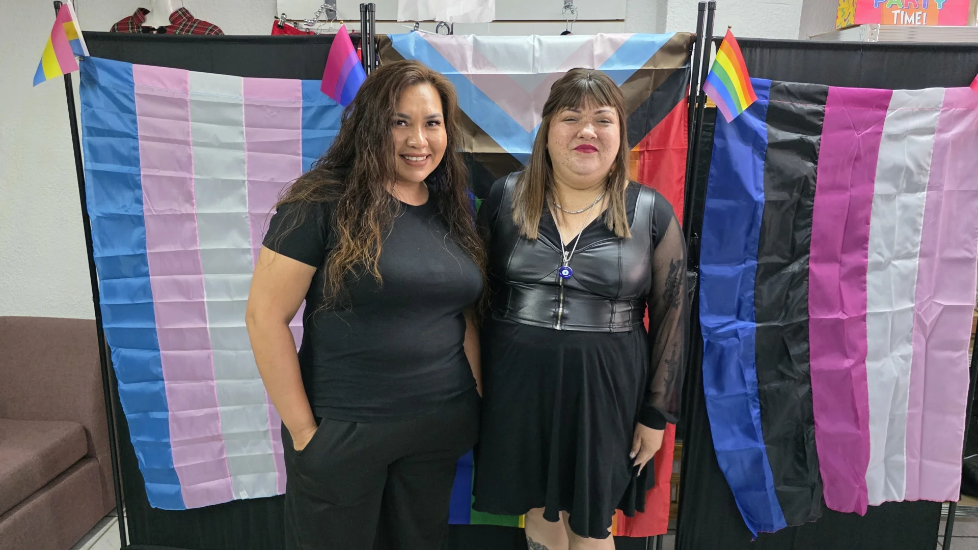 Con abrazos y solidaridad, madres nogalenses crean refugio para la diversidad