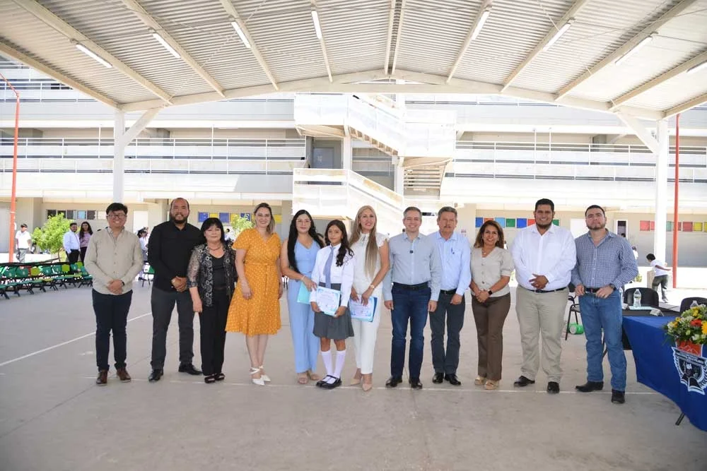 Destacan participación infantil y compromiso con la educación durante informe escolar