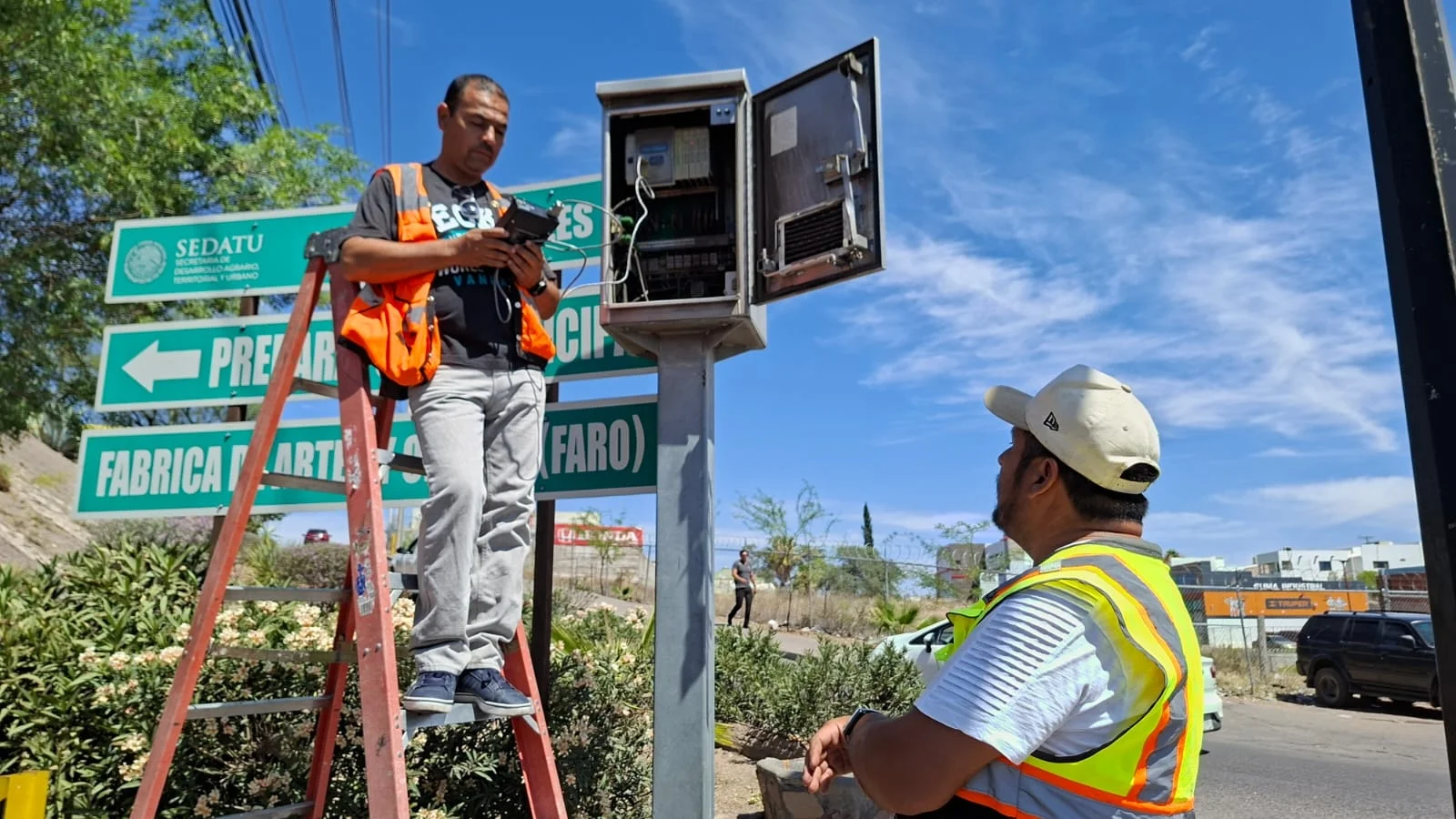 Realizan cambios en semáforos de Nogales para mitigar tráfico por cierre de vialidades