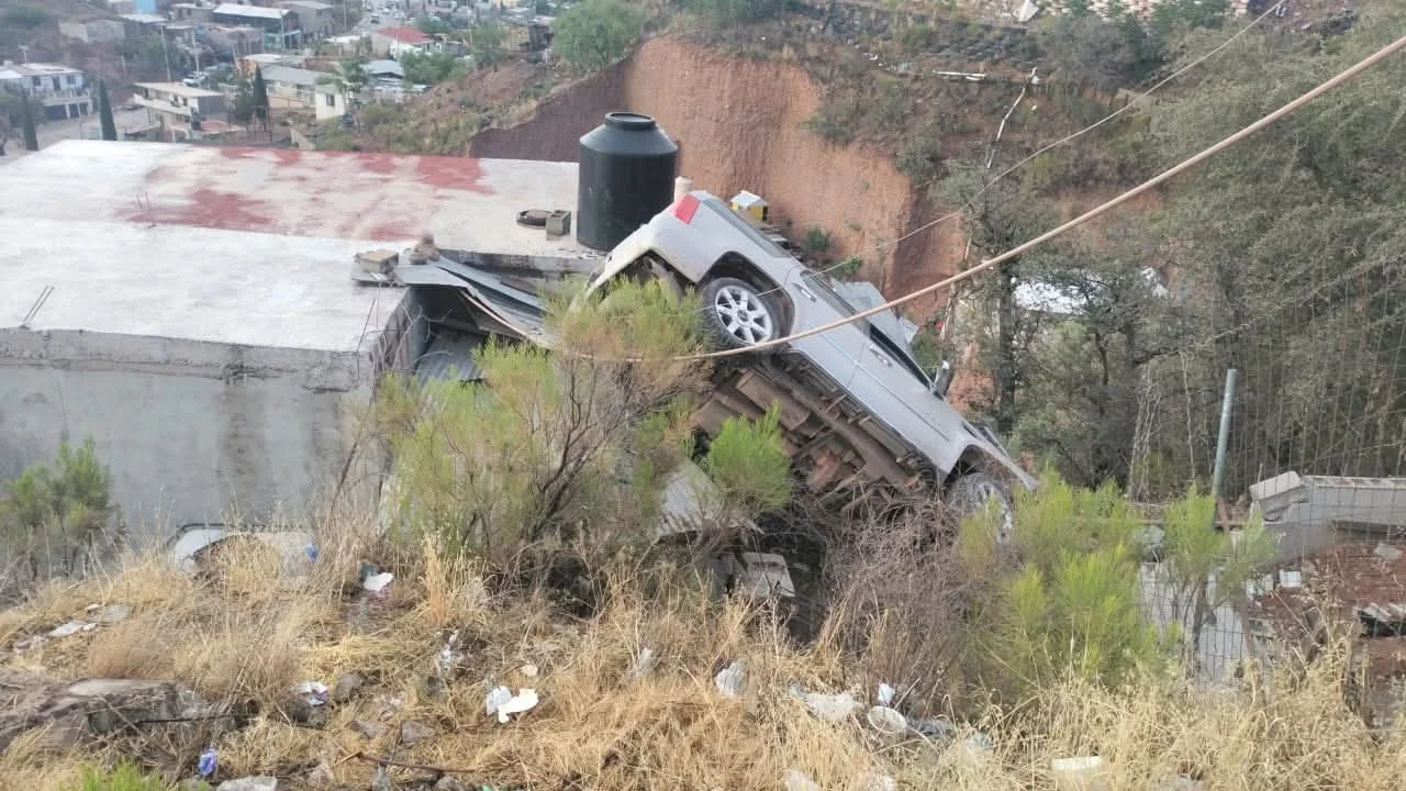 Accidente en la Colosio deja cuantiosos daños; conductor fue detenido por ebriedad