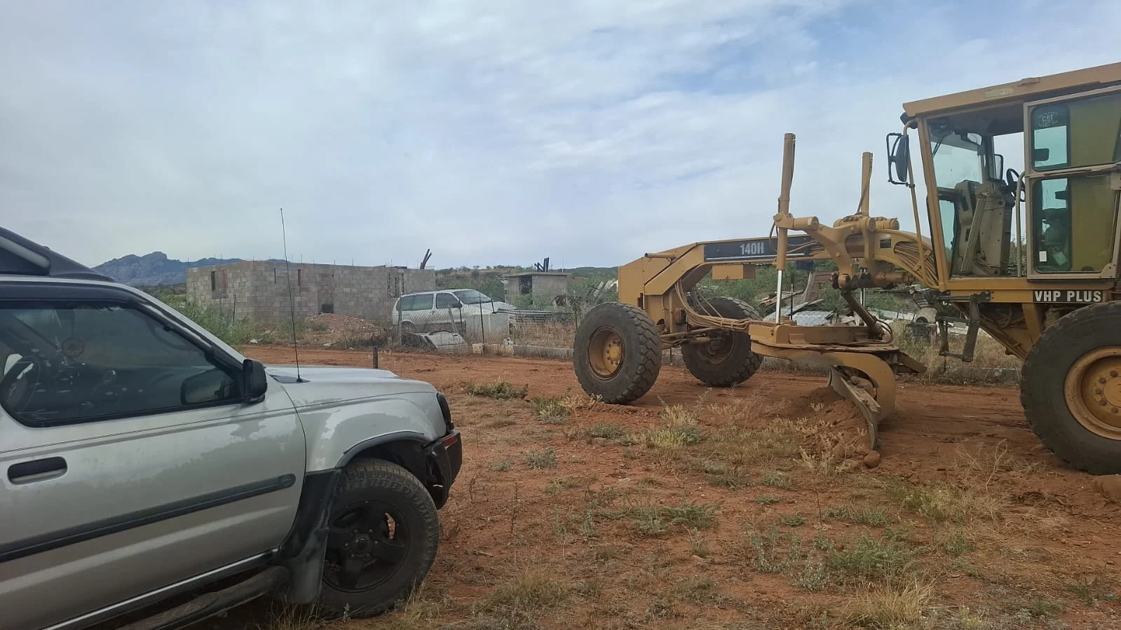 Avanza proyecto de electrificación y mejoramiento vial para comunidad Lipan Apache